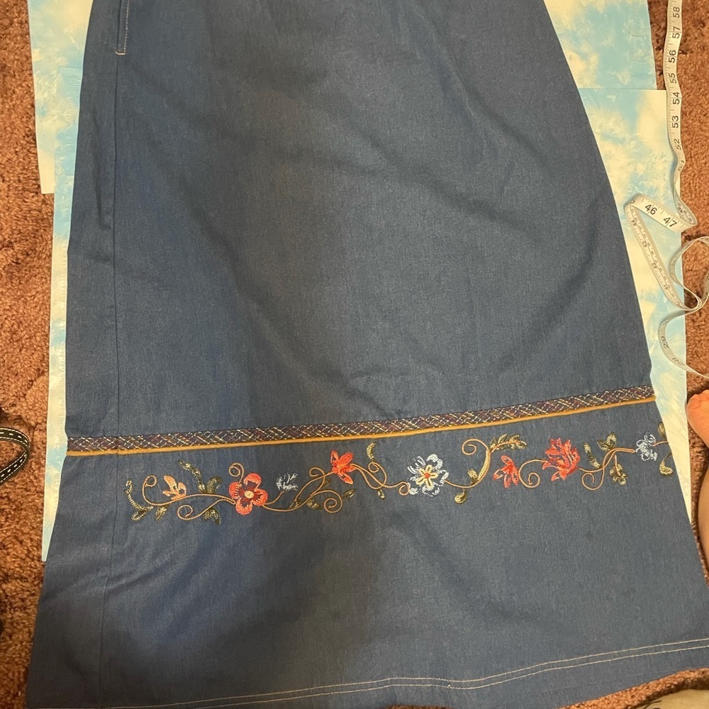 Koret City Blues Denim Skirt with Embroidered flowers